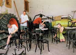 Sanierung der Kulturwirtschaft im Jahr 2000: Möbelaufbereitung
