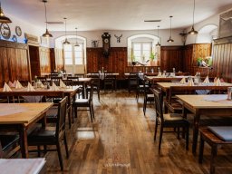 01 Gaststube mit Nebenzimmer